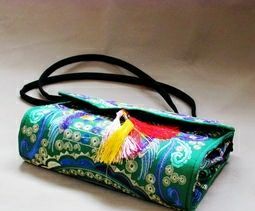 大學生8000元起家買皮包買出生意經(jīng),三年后年入百萬