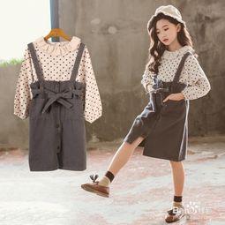 在給寶寶選擇童裝的時候要注意什么呢